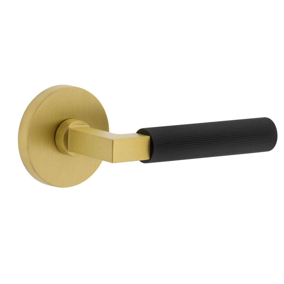 Circolo Rosette in Satin Brass with Satin Black Contempo Fluted Lever