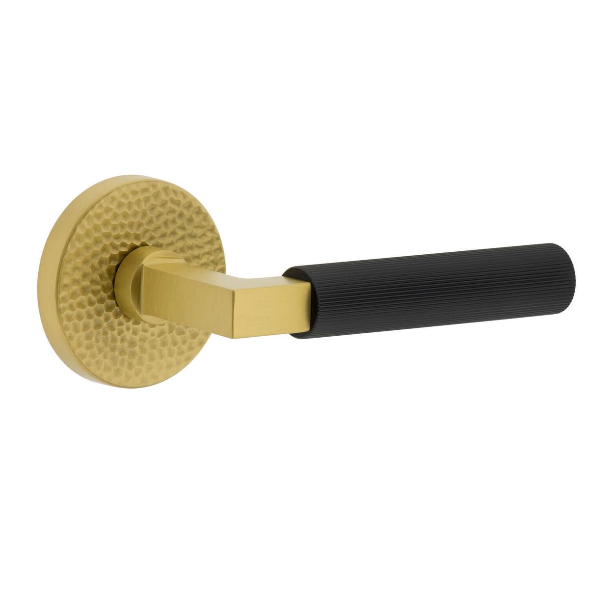 Circolo Hammered Rosette in Satin Brass with Satin Black Contempo Fluted Lever