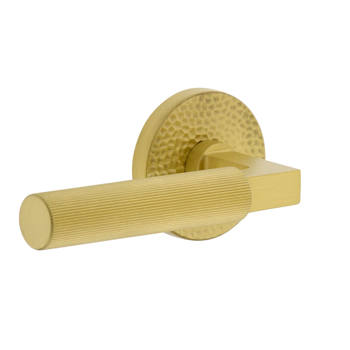 Circolo Hammered Rosette with Contempo Fluted Lever in Satin Brass