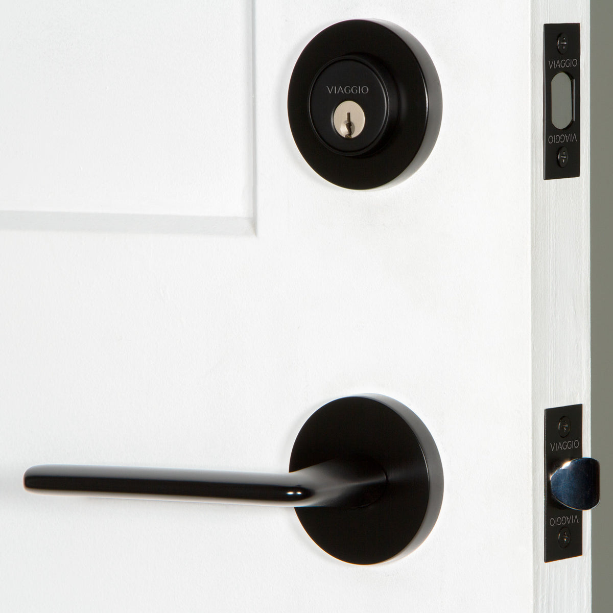 Circolo Rosette Entry Set with Brezza Lever in Satin Black