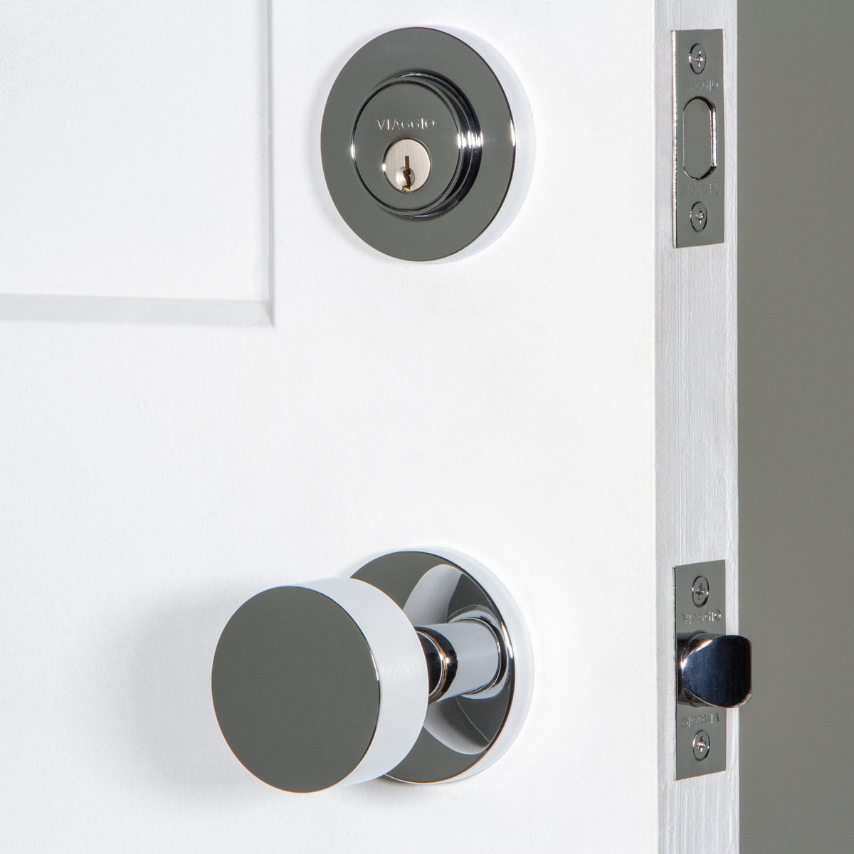 Circolo Rosette Entry Set with Circolo Knob in Bright Chrome