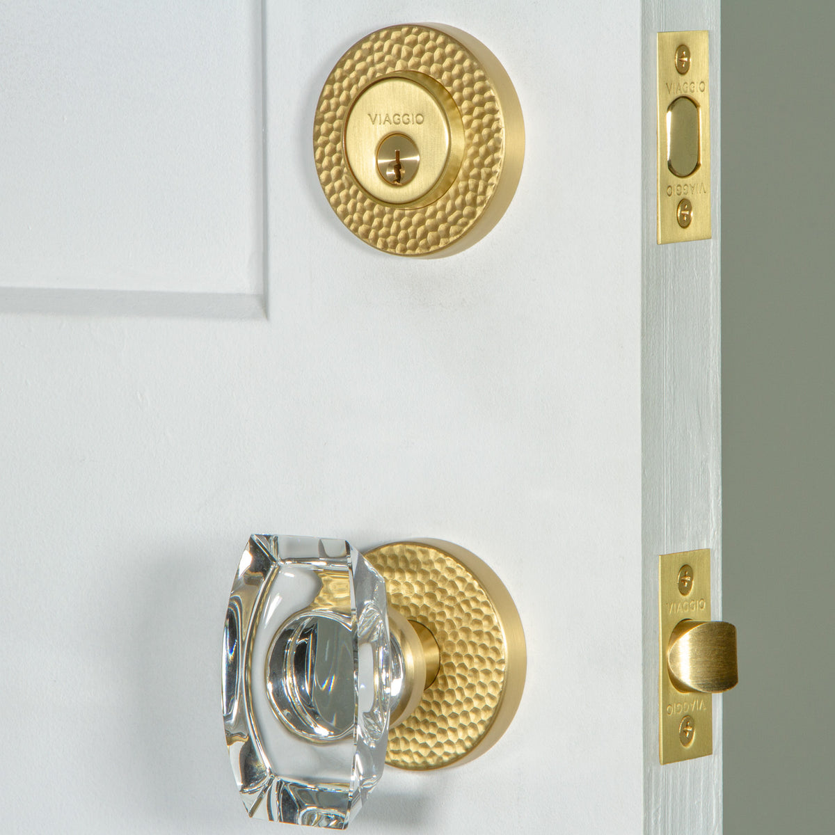 Circolo Hammered Rosette Entry Set with Stella Knob in Satin Brass