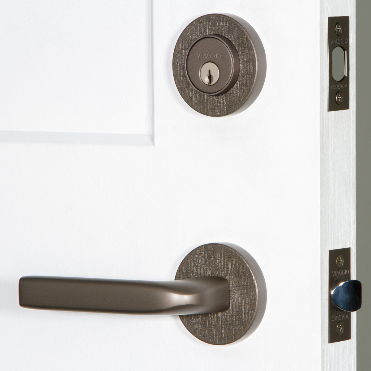 Circolo Linen Rosette Entry Set with Bella Lever in Titanium Gray