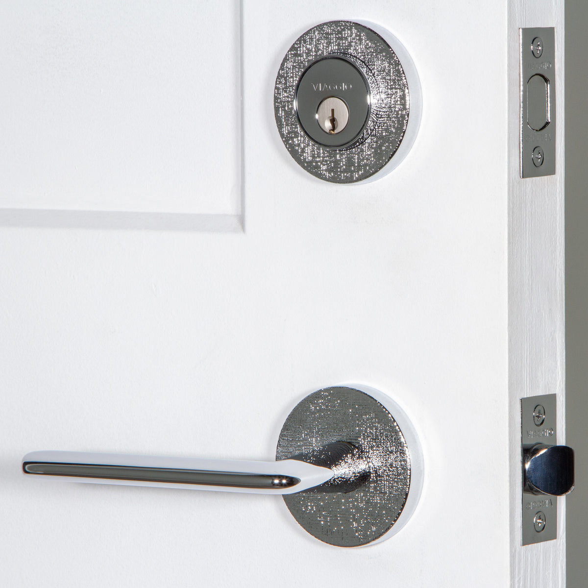 Circolo Linen Rosette Entry Set with Brezza Lever in Bright Chrome