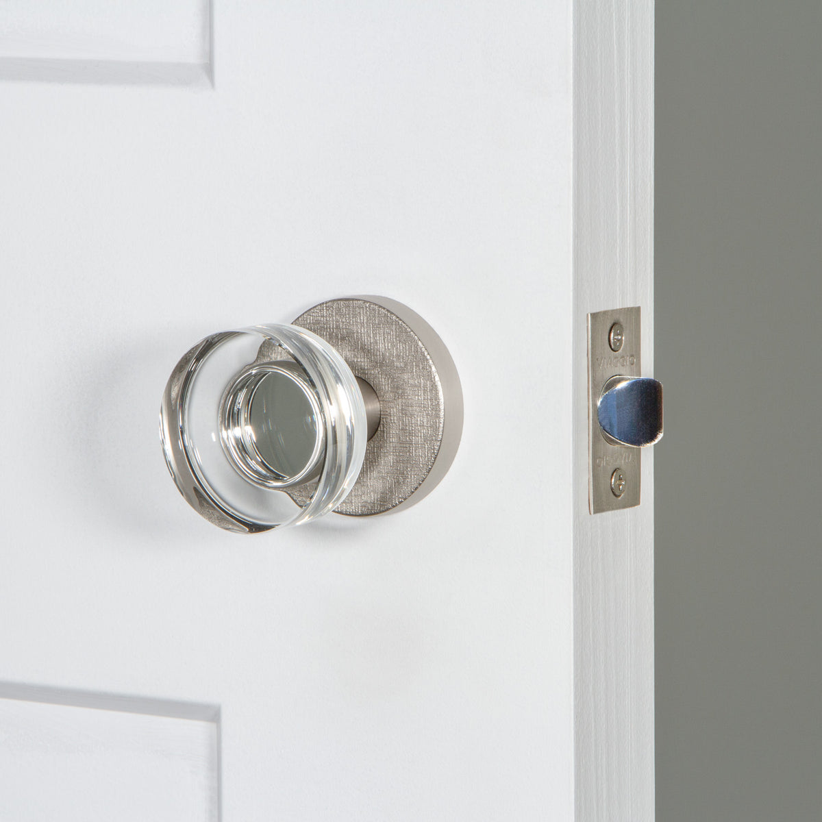 Circolo Linen Rosette with Circolo Crystal Knob in Satin Nickel