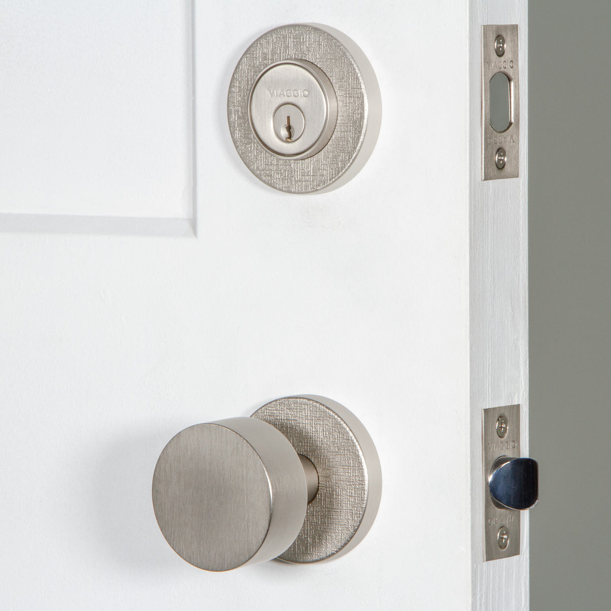 Circolo Linen Rosette Entry Set with Circolo Knob in Satin Nickel