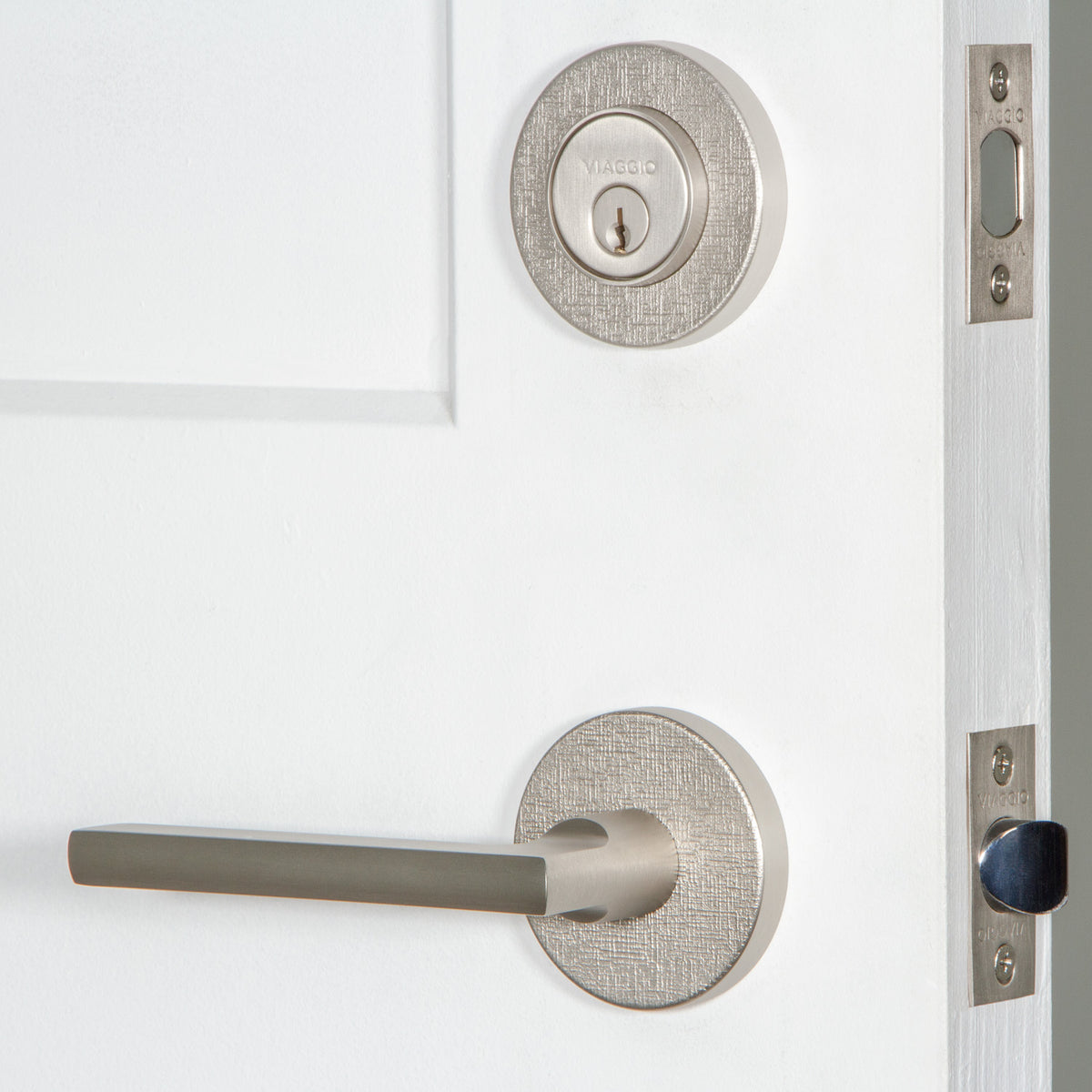 Circolo Linen Rosette Entry Set with Milano Lever in Satin Nickel