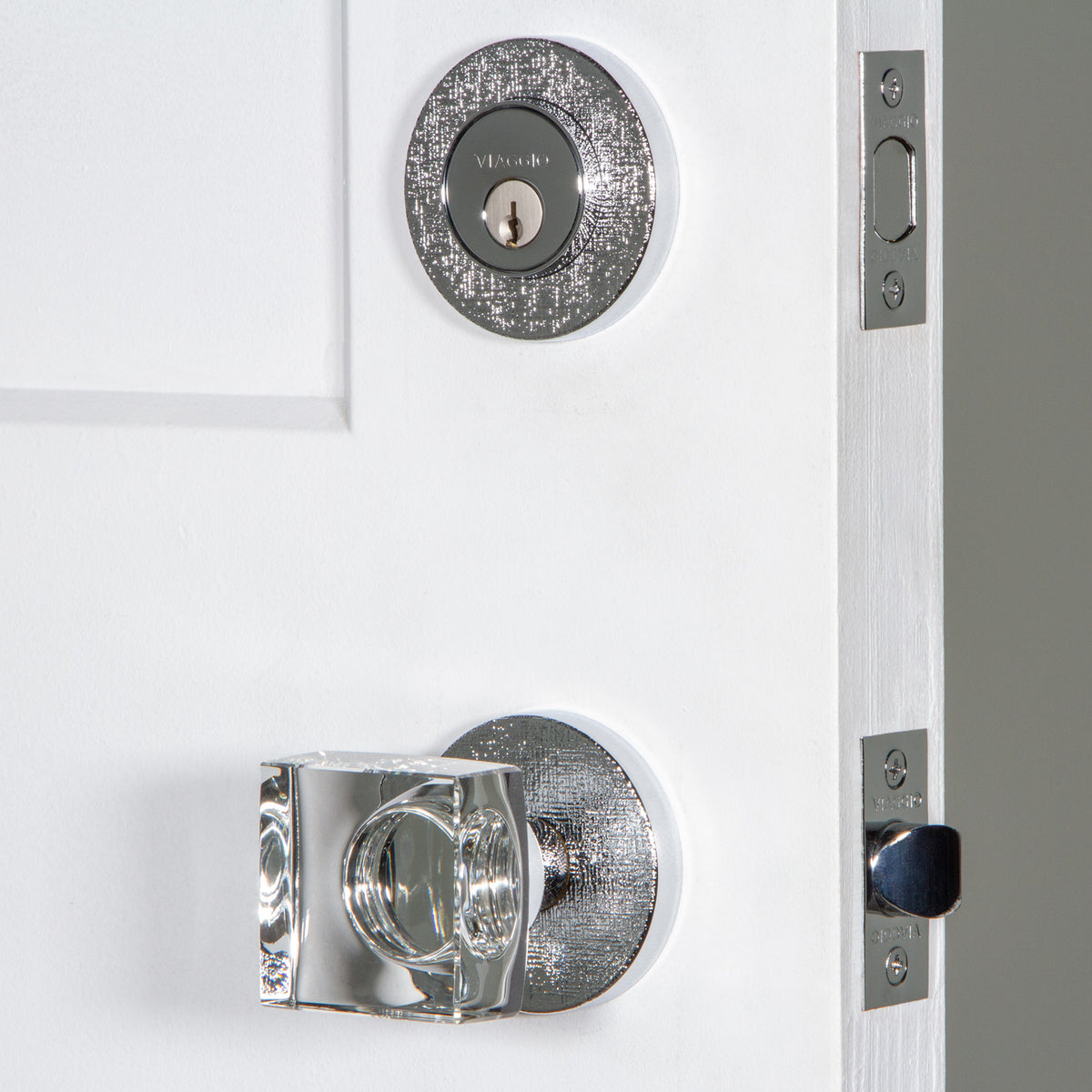 Circolo Linen Rosette Entry Set with Quadrato Crystal Knob in Bright Chrome