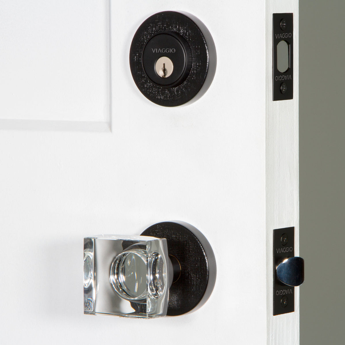 Circolo Linen Rosette Entry Set with Quadrato Crystal Knob in Satin Black