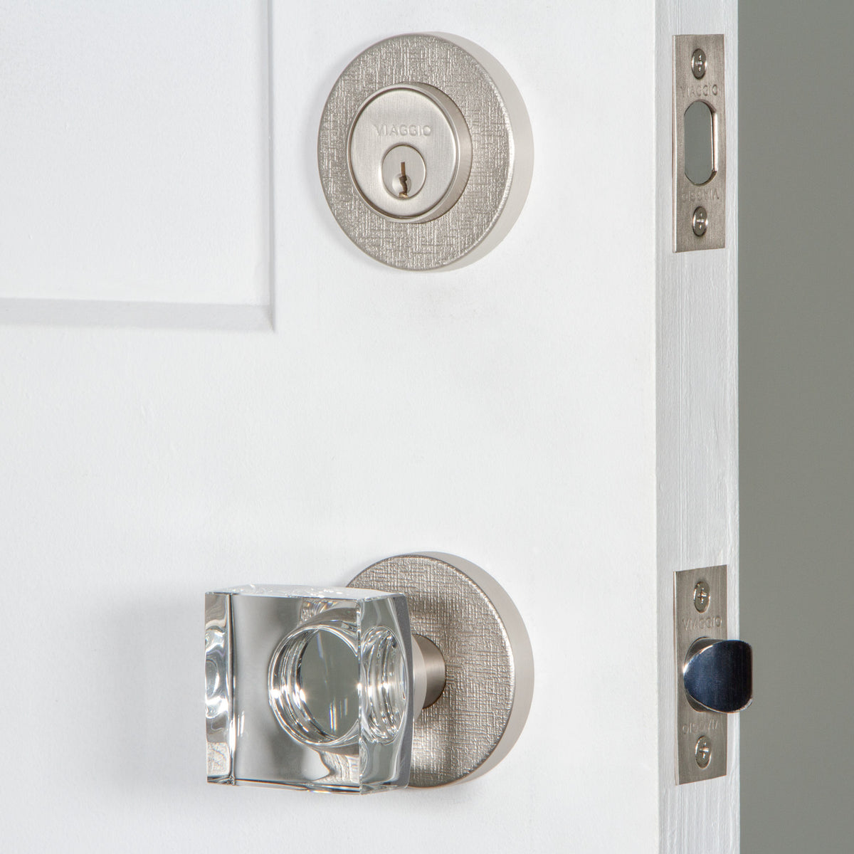 Circolo Linen Rosette Entry Set with Quadrato Crystal Knob in Satin Nickel