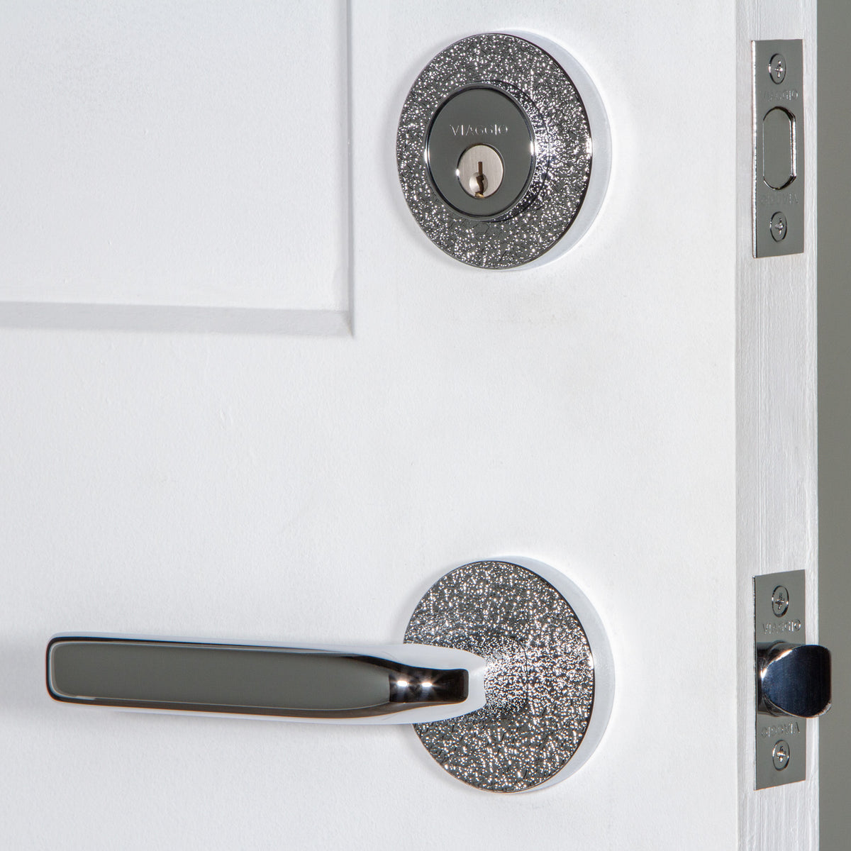 Circolo Leather Rosette Entry Set with Bella Lever in Bright Chrome