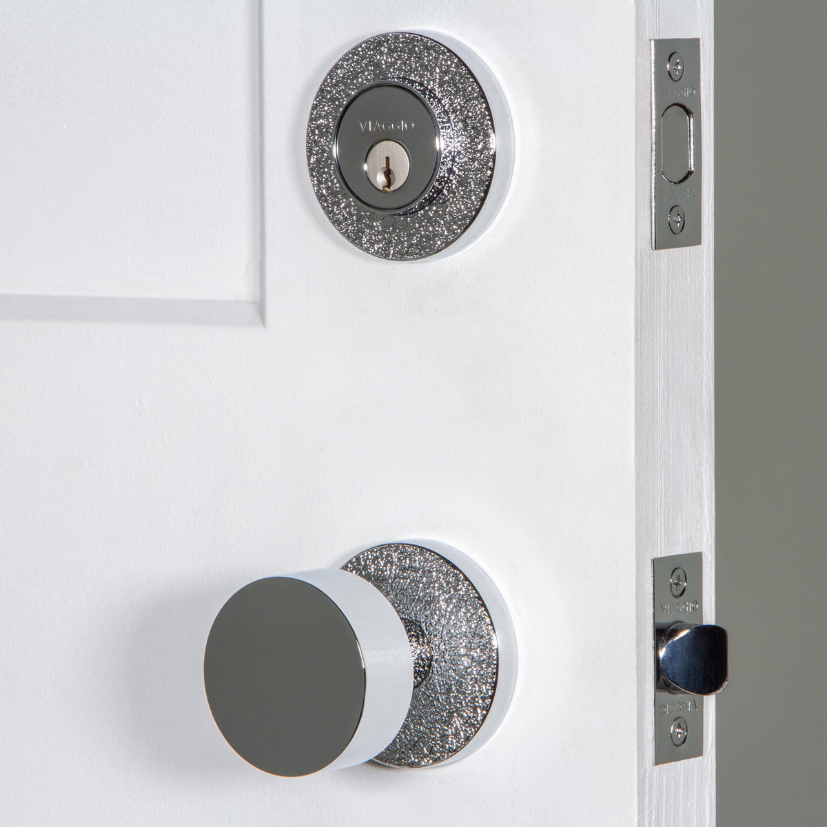 Circolo Leather Rosette Entry Set with Circolo Knob in Bright Chrome