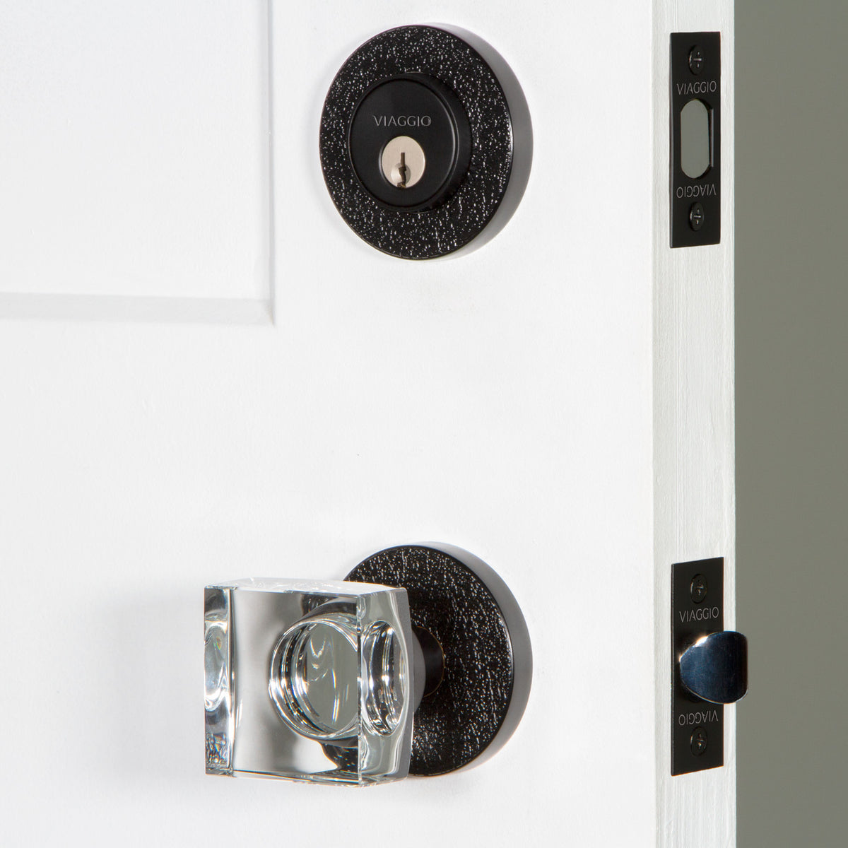 Circolo Leather Rosette Entry Set with Quadrato Crystal Knob in Satin Black