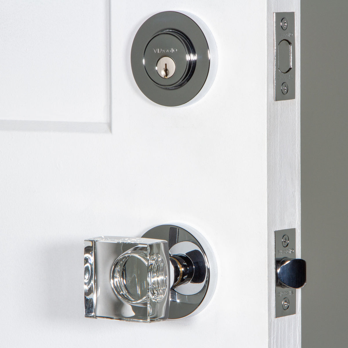 Circolo Rosette Entry Set with Quadrato Crystal Knob in Bright Chrome