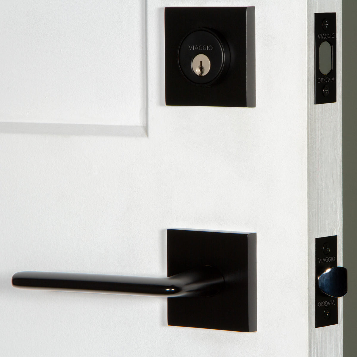 Quadrato Rosette Entry Set with Brezza Lever in Satin Black