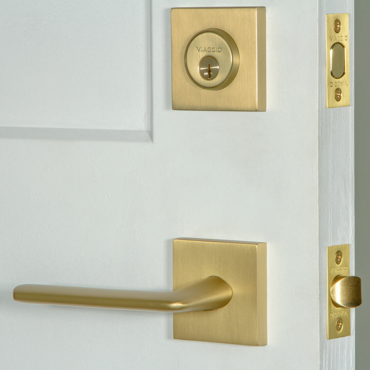 Quadrato Rosette Entry Set with Brezza Lever in Satin Brass