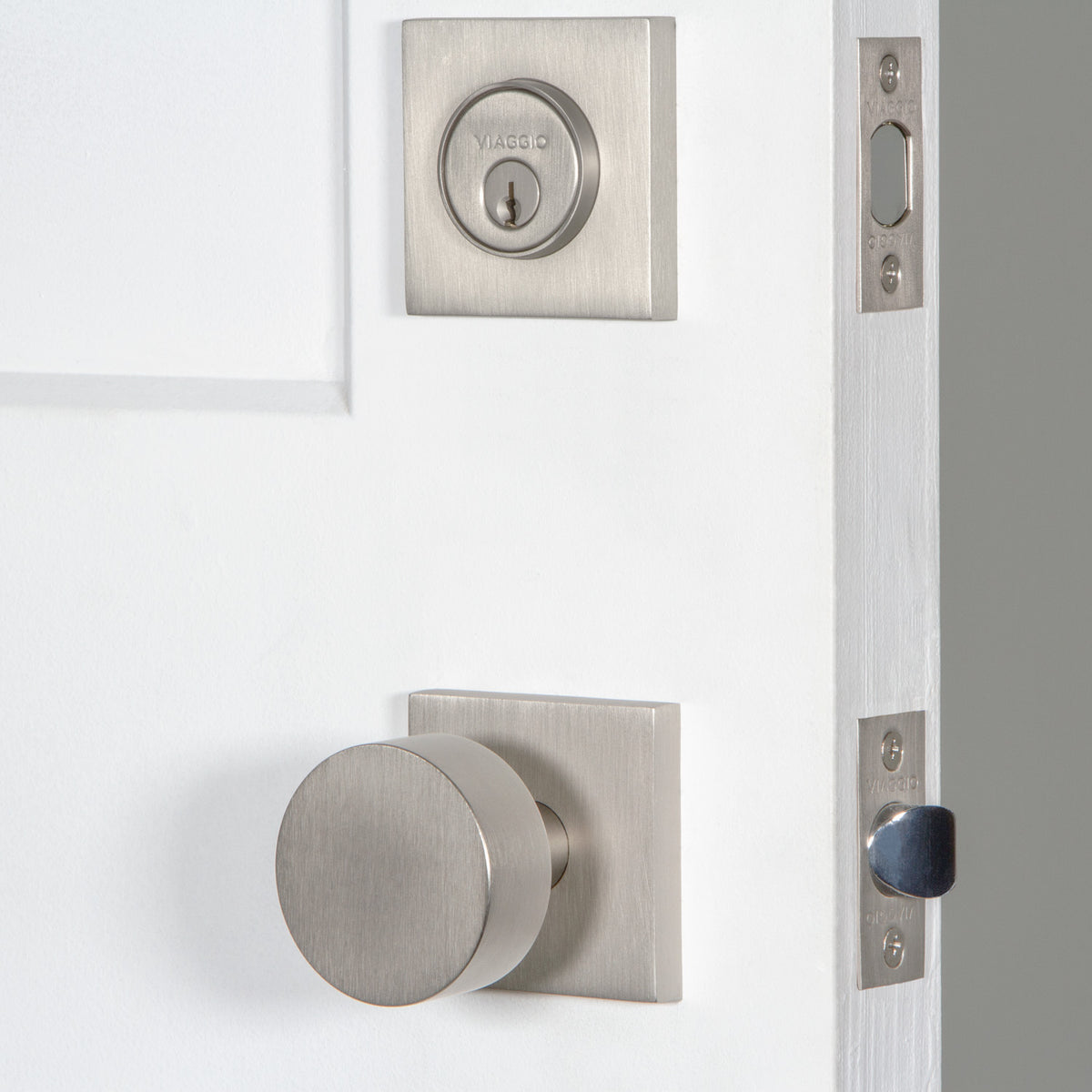 Quadrato Rosette Entry Set with Circolo Knob in Satin Nickel