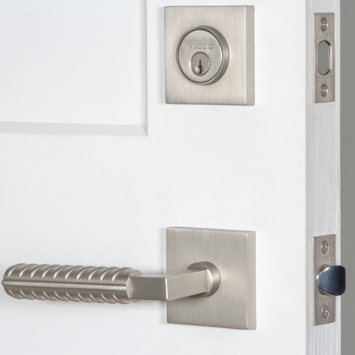 Quadrato Rosette Entry Set with Contempo Rebar Lever in Satin Nickel