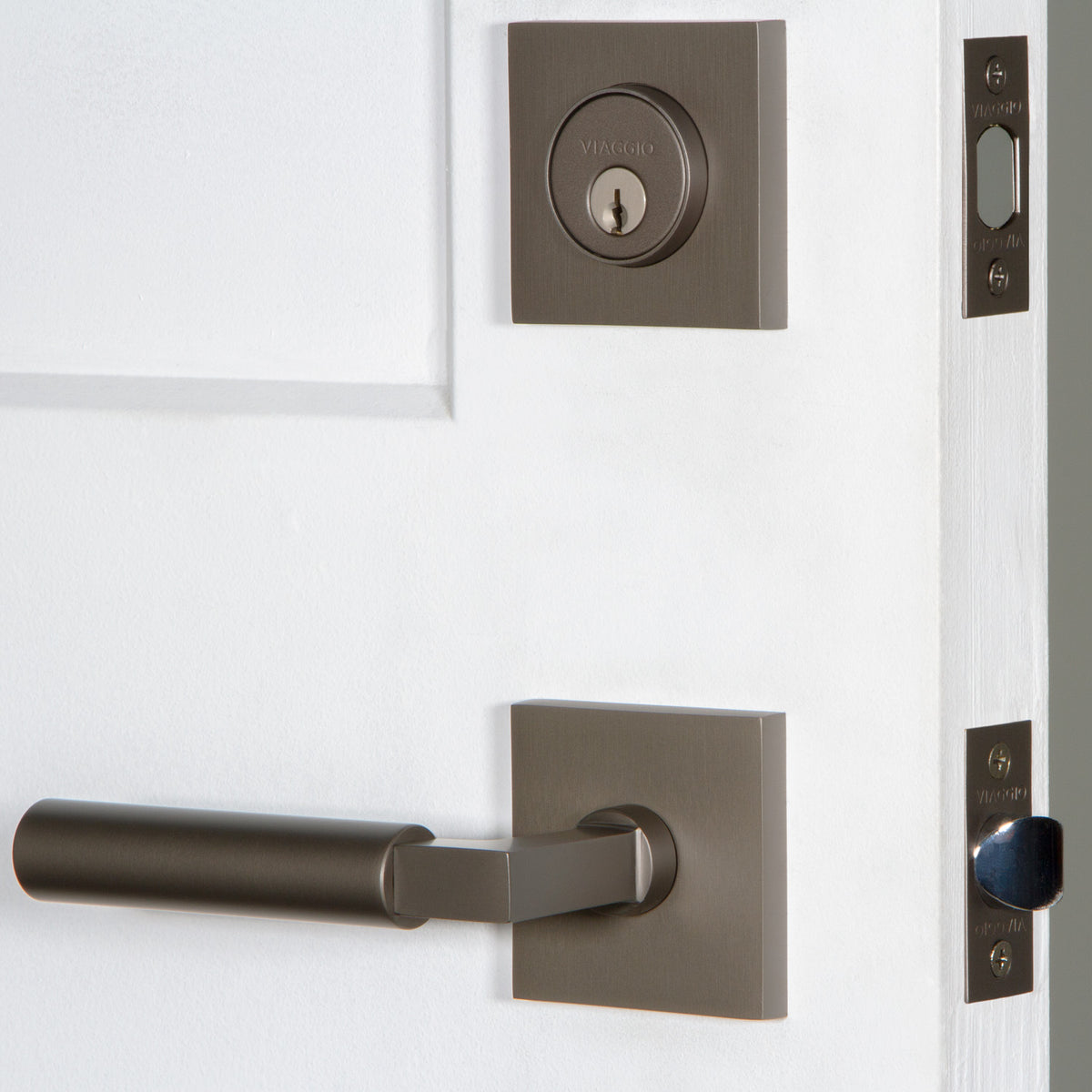 Quadrato Rosette Entry Set with Contempo Lever in Titanium Gray