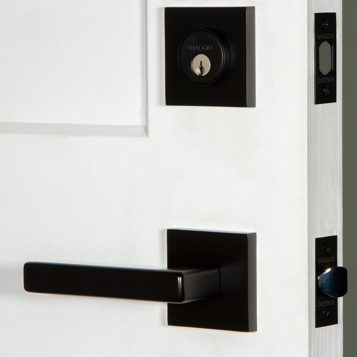 Quadrato Rosette Entry Set with Lusso Lever in Satin Black