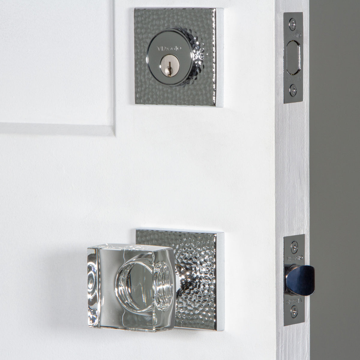 Quadrato Hammered Rosette Entry Set with Quadrato Crystal Knob in Bright Chrome