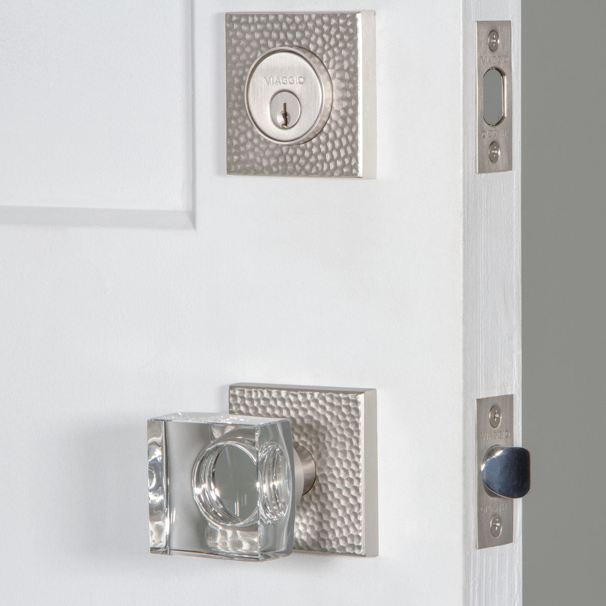 Quadrato Hammered Rosette Entry Set with Quadrato Crystal Knob in Satin Nickel