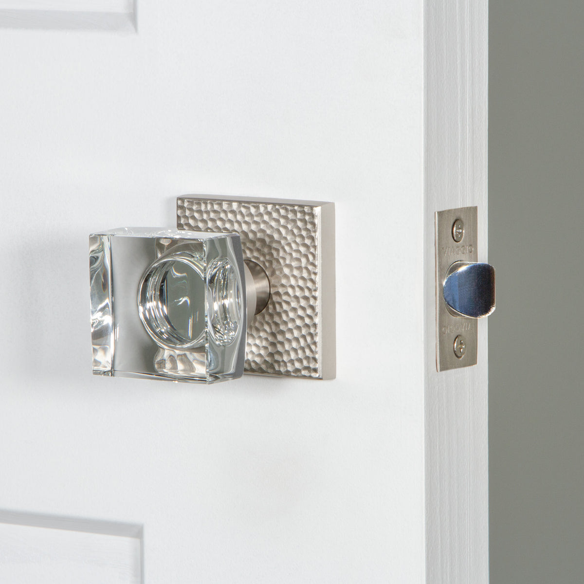 Quadrato Hammered Rosette with Quadrato Crystal Knob in Satin Nickel