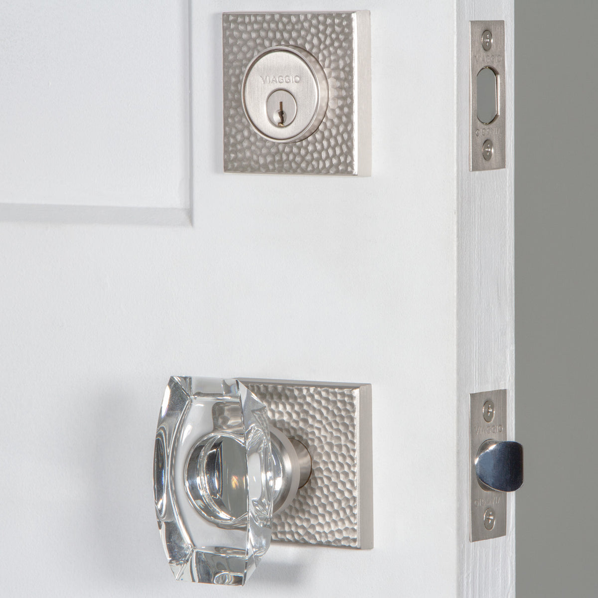 Quadrato Hammered Rosette Entry Set with Stella Knob in Satin Nickel