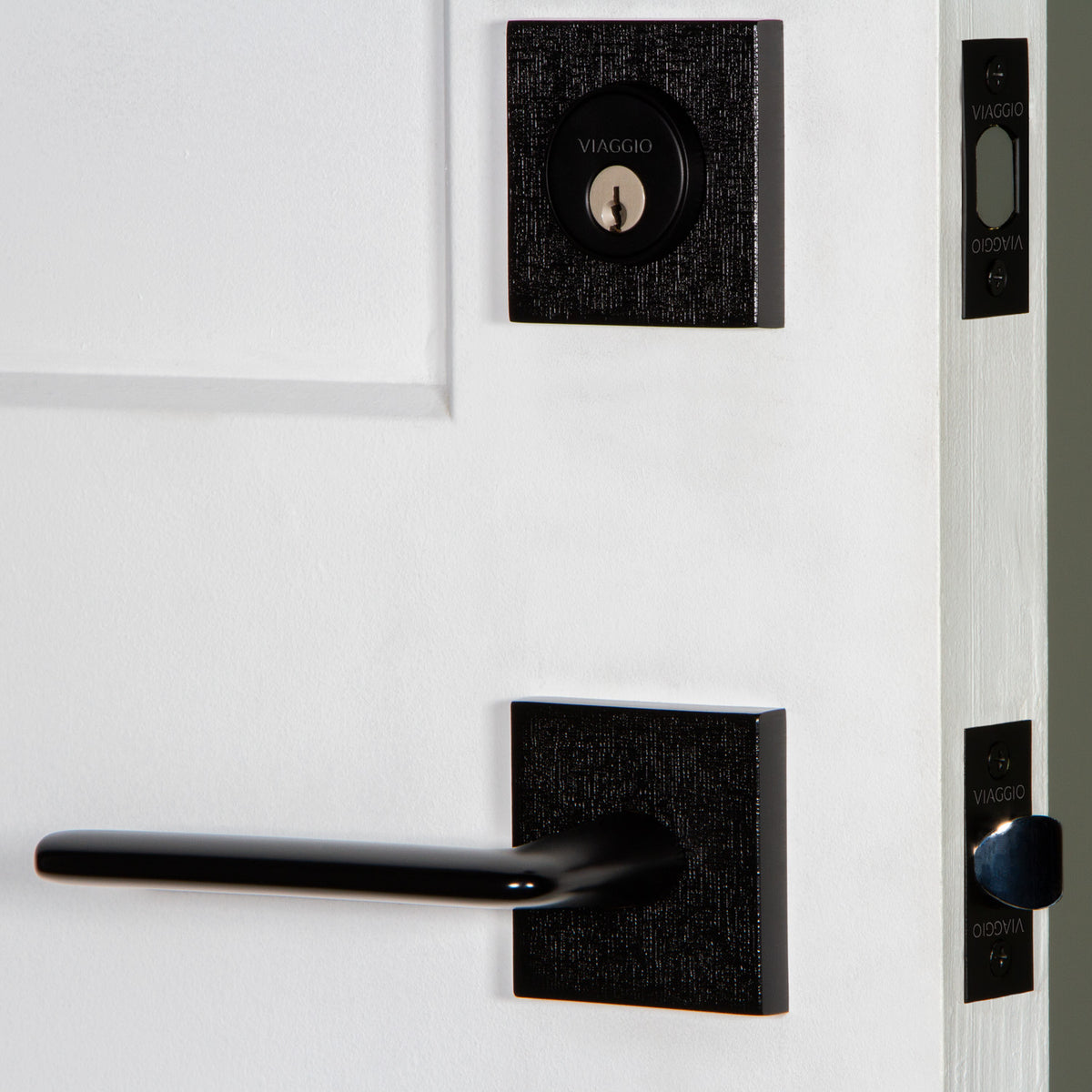 Quadrato Linen Rosette Entry Set with Brezza Lever in Satin Black