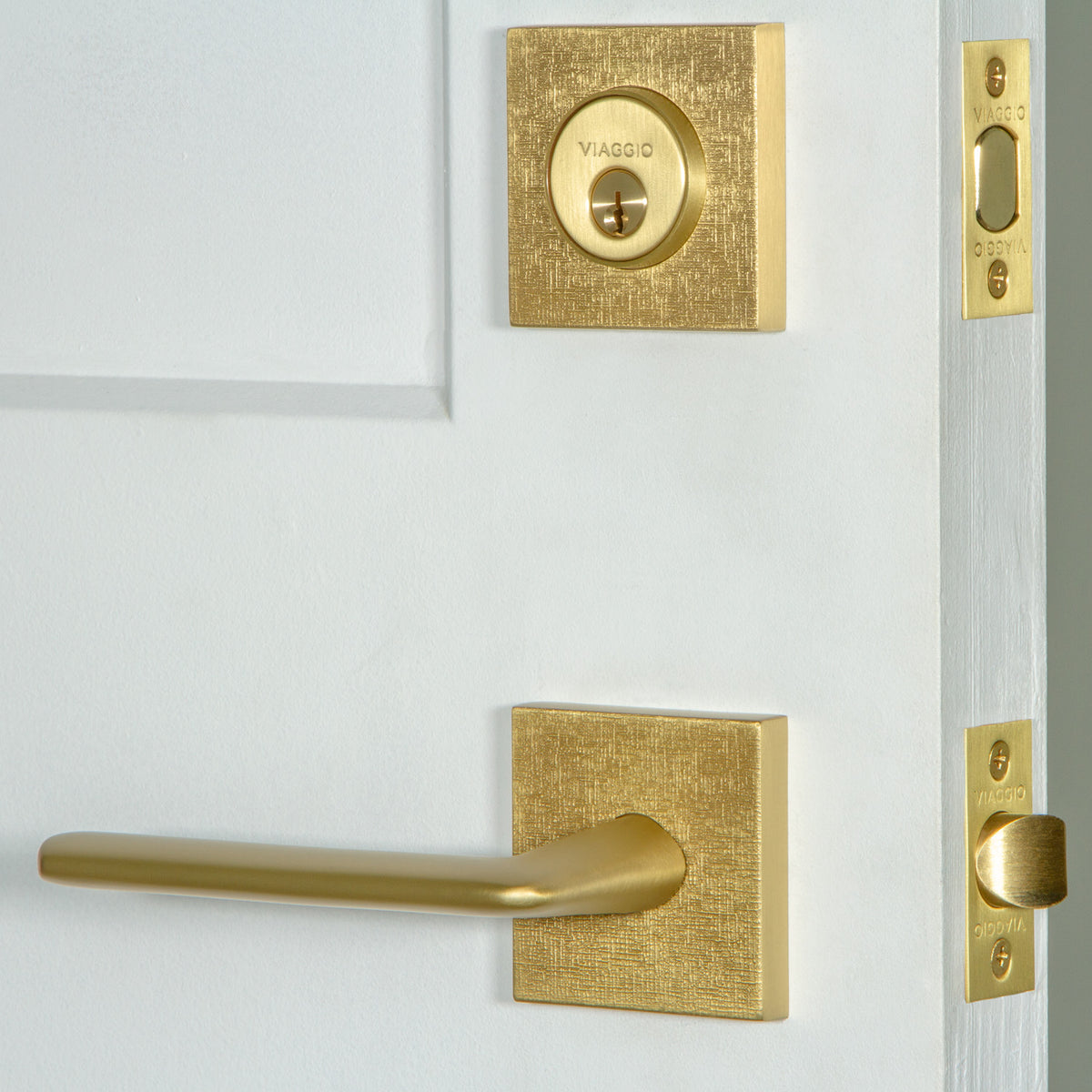 Quadrato Linen Rosette Entry Set with Brezza Lever in Satin Brass