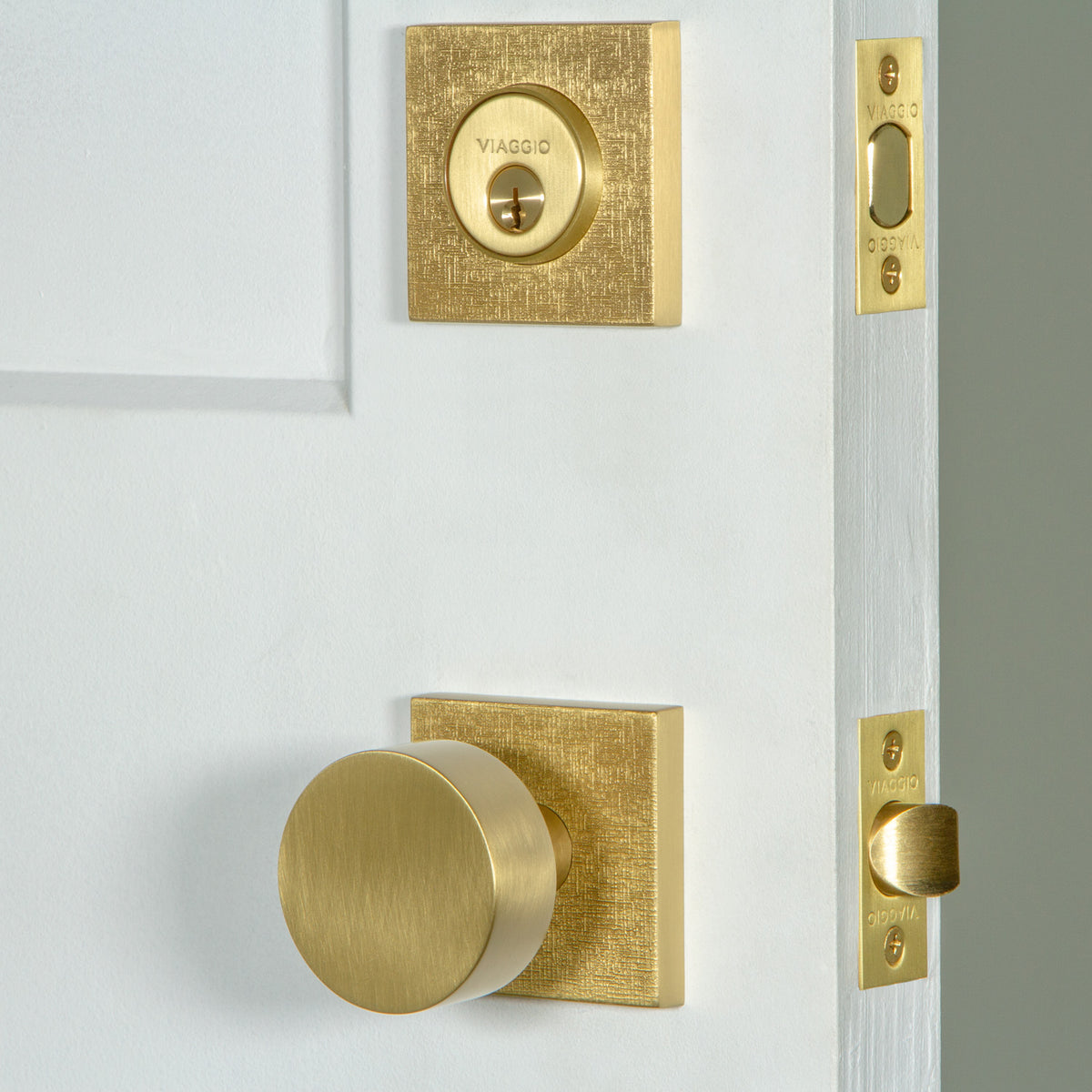 Quadrato Linen Rosette Entry Set with Circolo Knob in Satin Brass