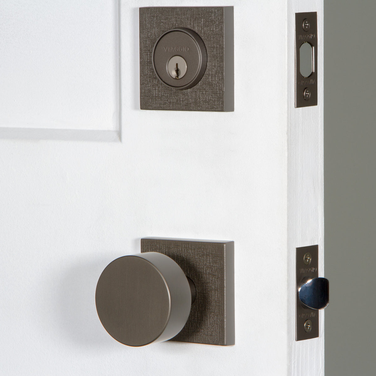 Quadrato Linen Rosette Entry Set with Circolo Knob in Titanium Gray