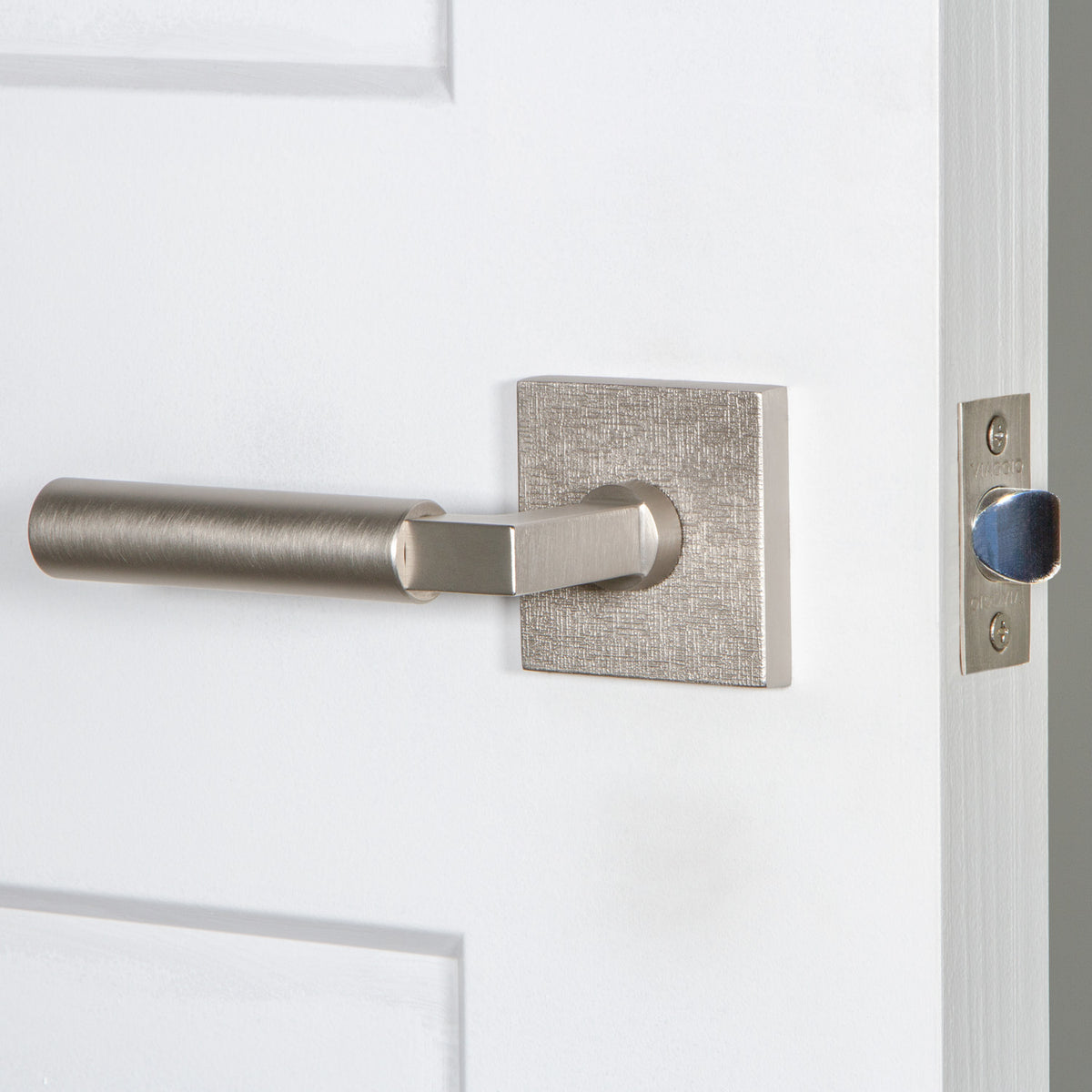 Quadrato Linen Rosette with Contempo Lever in Satin Nickel