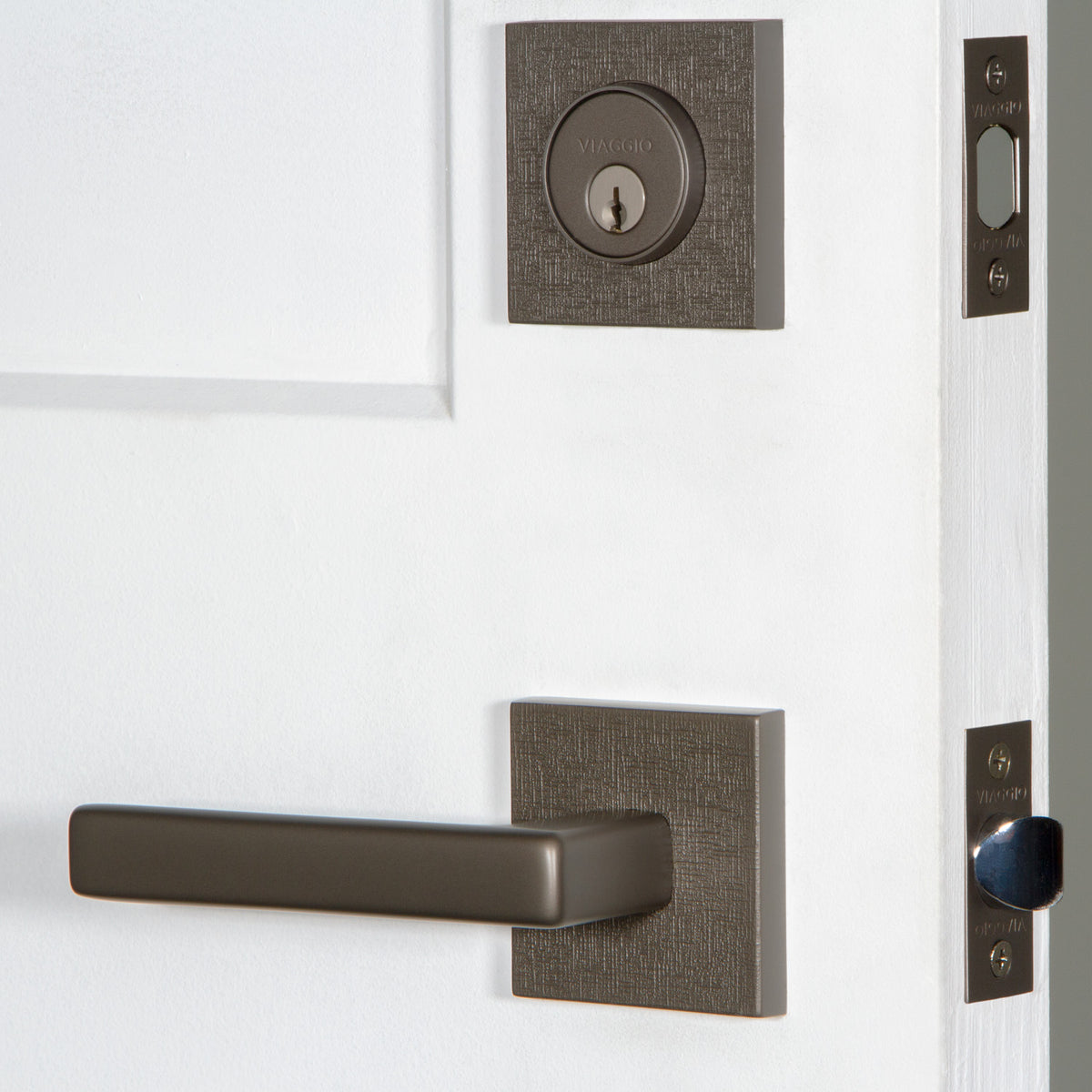 Quadrato Linen Rosette Entry Set with Lusso Lever in Titanium Gray