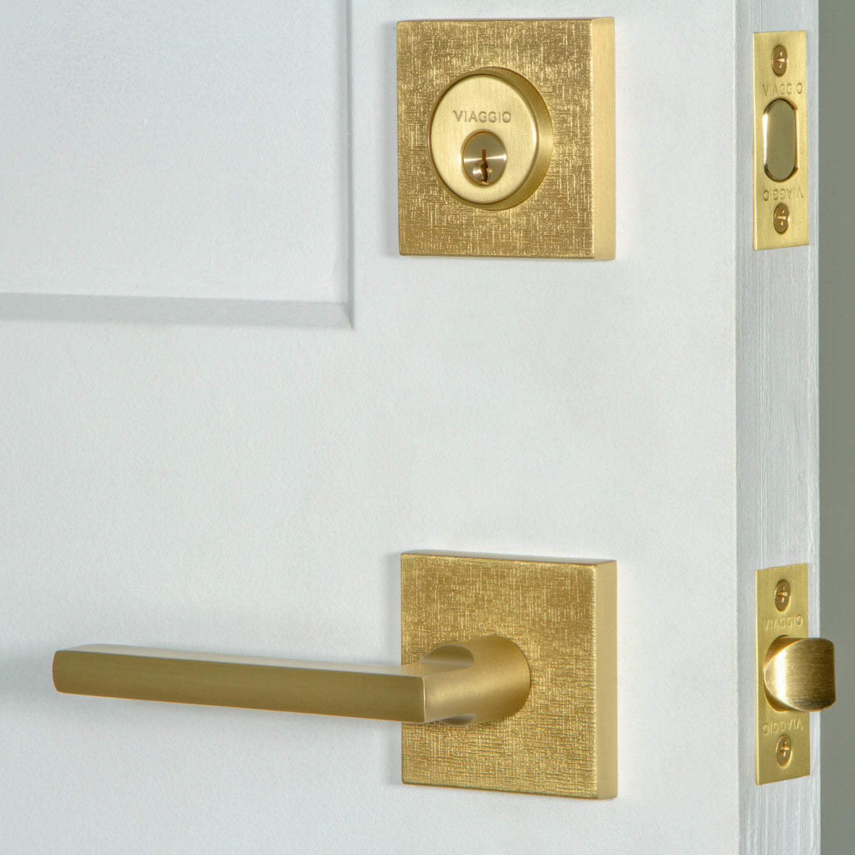 Quadrato Linen Rosette Entry Set with Milano Lever in Satin Brass