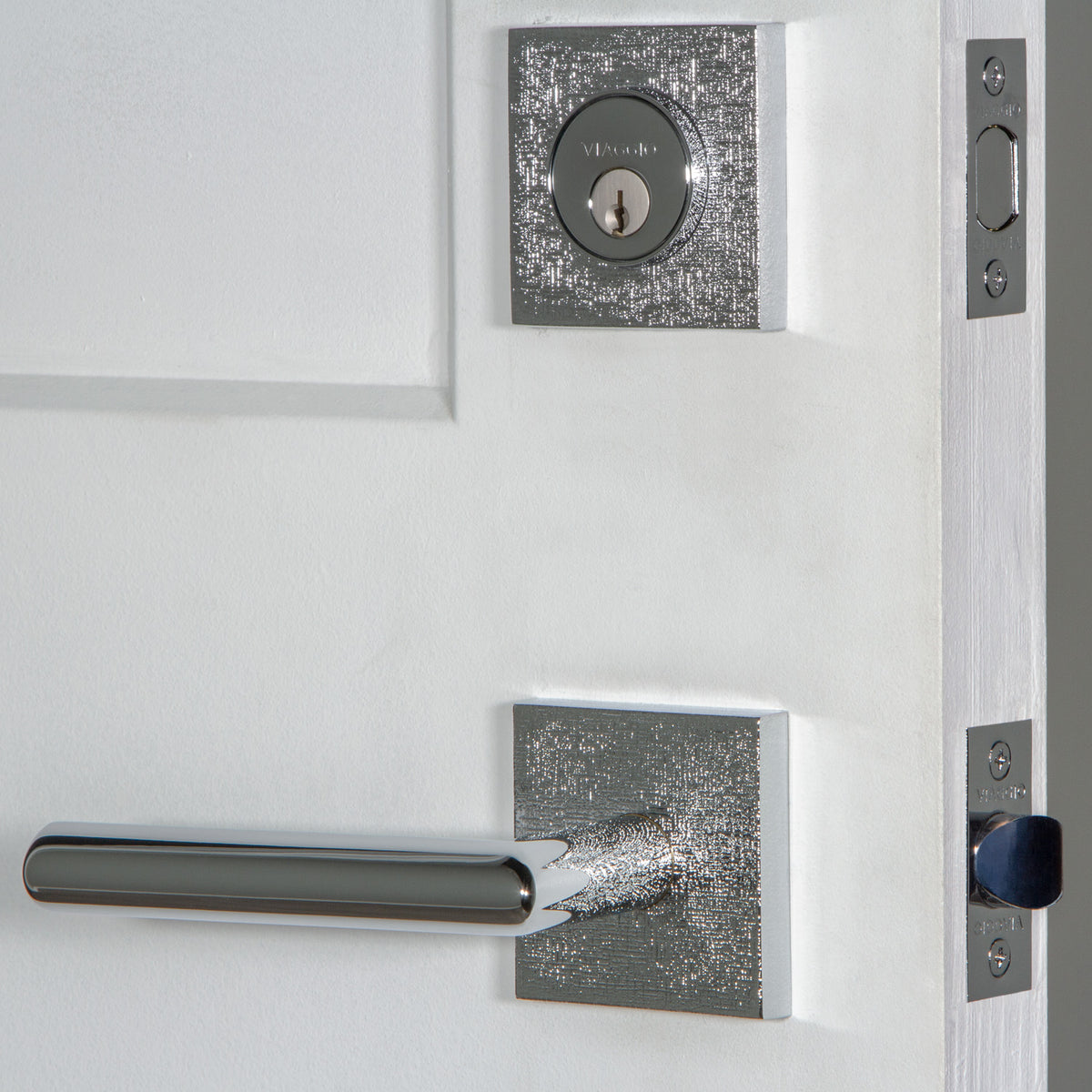 Quadrato Linen Rosette Entry Set with Moderno Lever in Bright Chrome