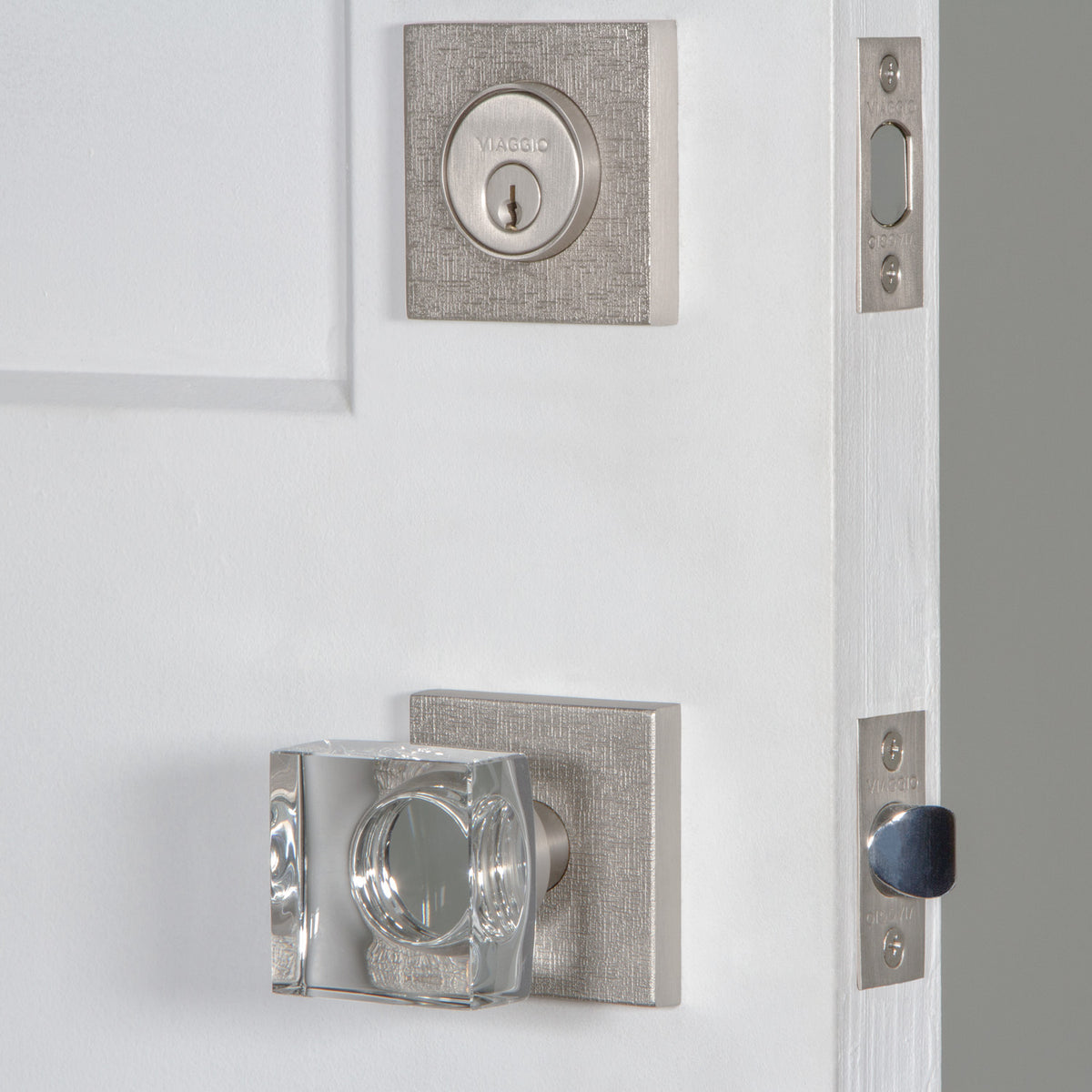 Quadrato Linen Rosette Entry Set with Quadrato Crystal Knob in Satin Nickel