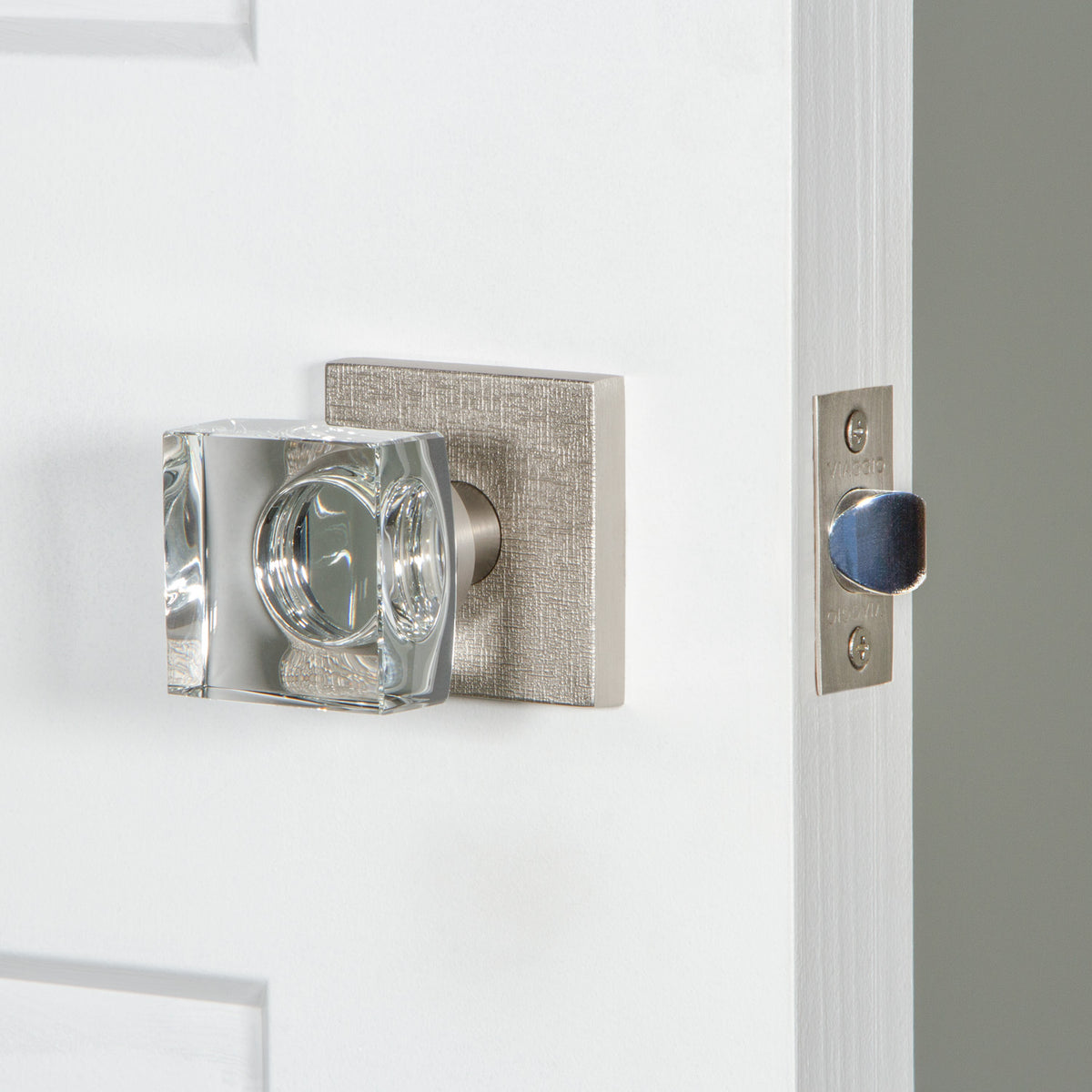 Quadrato Linen Rosette with Quadrato Crystal Knob in Satin Nickel