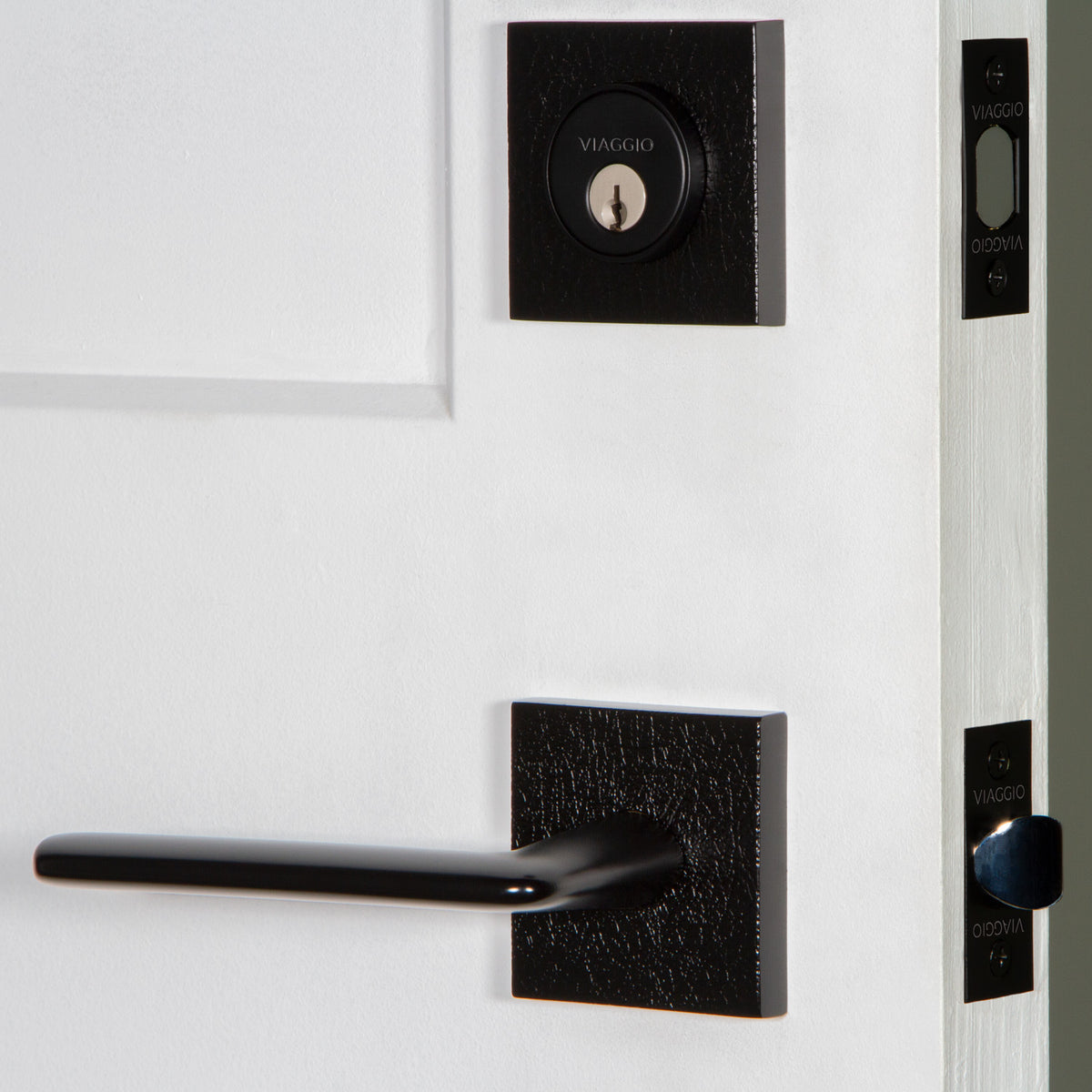 Quadrato Leather Rosette Entry Set with Brezza Lever in Satin Black