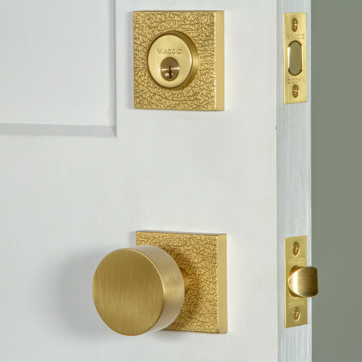 Quadrato Leather Rosette Entry Set with Circolo Knob in Satin Brass