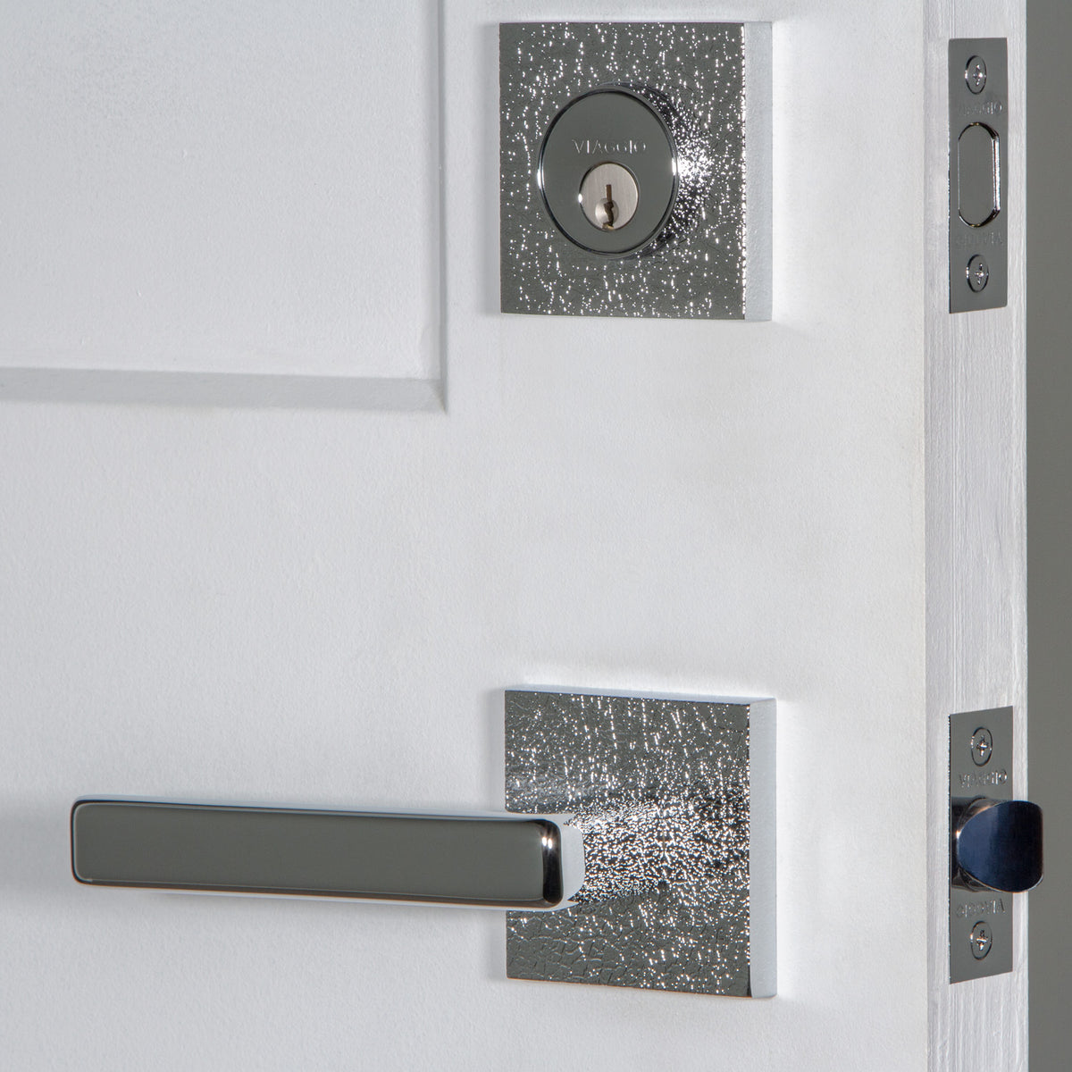 Quadrato Leather Rosette Entry Set with Lusso Lever in Bright Chrome
