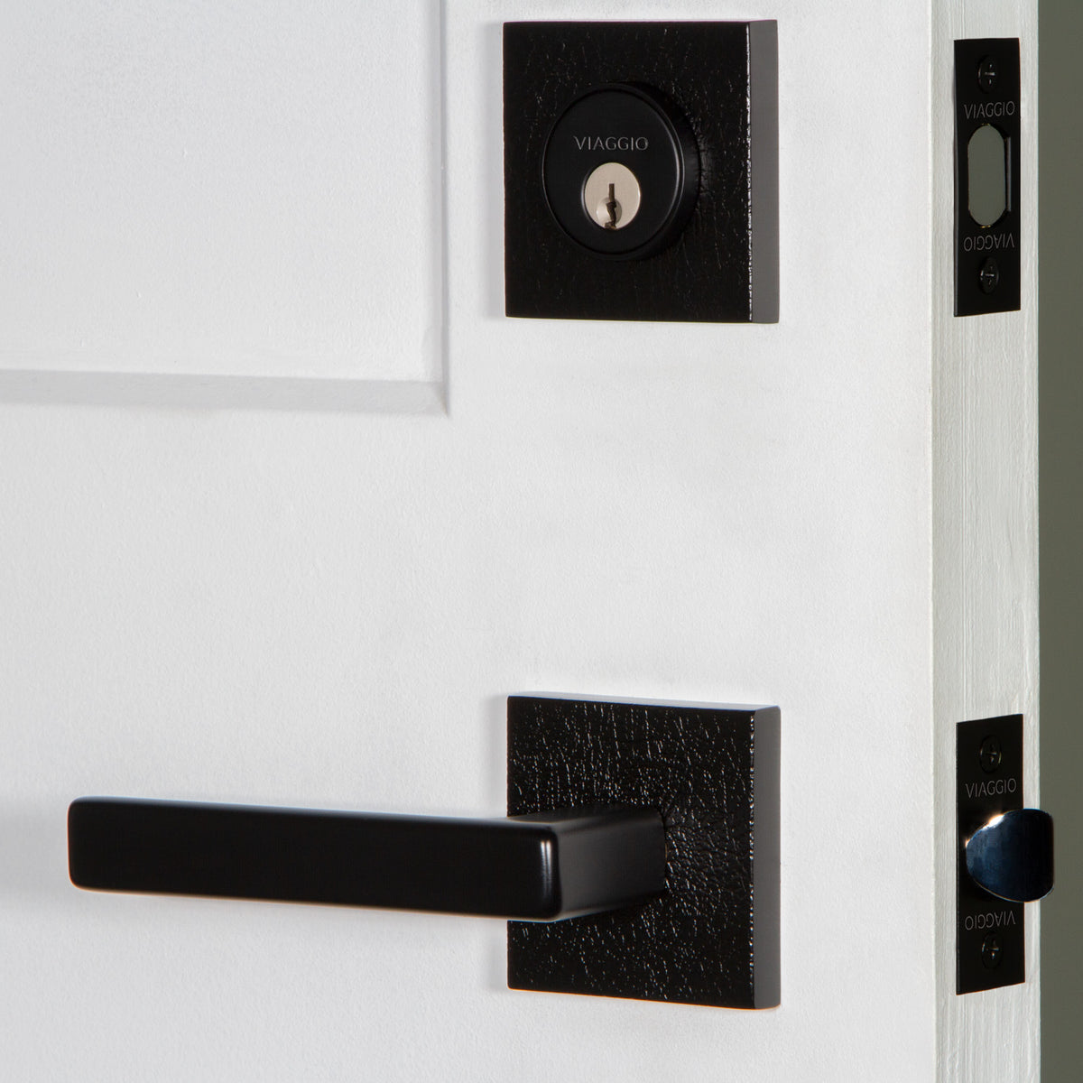 Quadrato Leather Rosette Entry Set with Lusso Lever in Satin Black