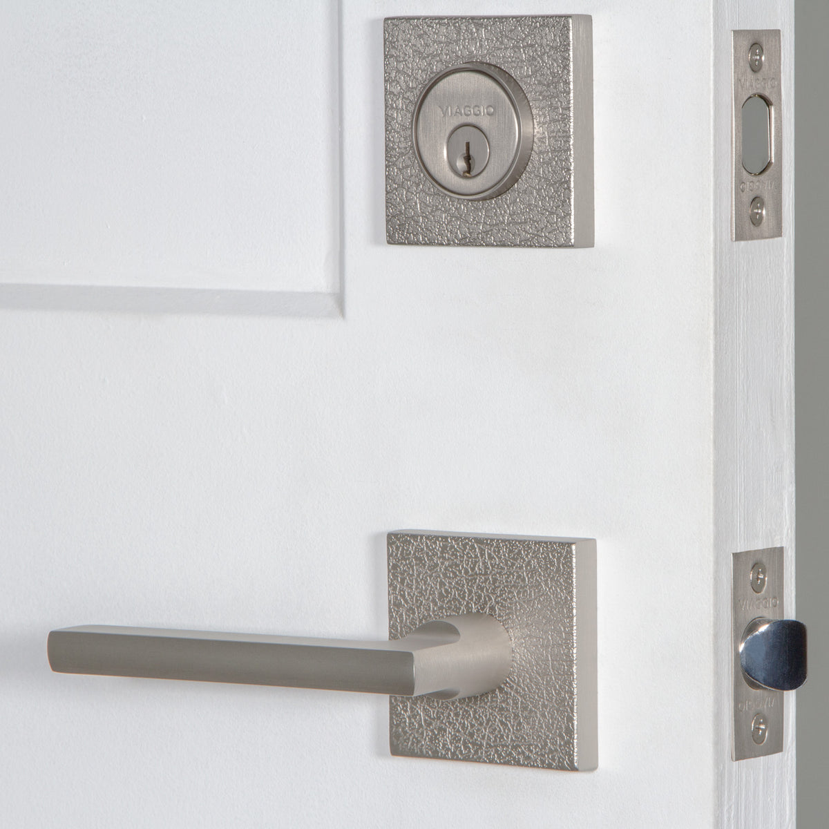Quadrato Leather Rosette Entry Set with Milano Lever in Satin Nickel