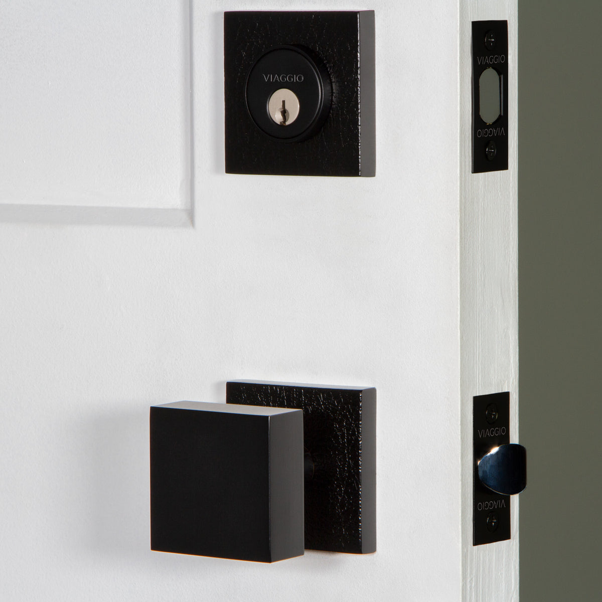 Quadrato Leather Rosette Entry Set with Quadrato Knob in Satin Black