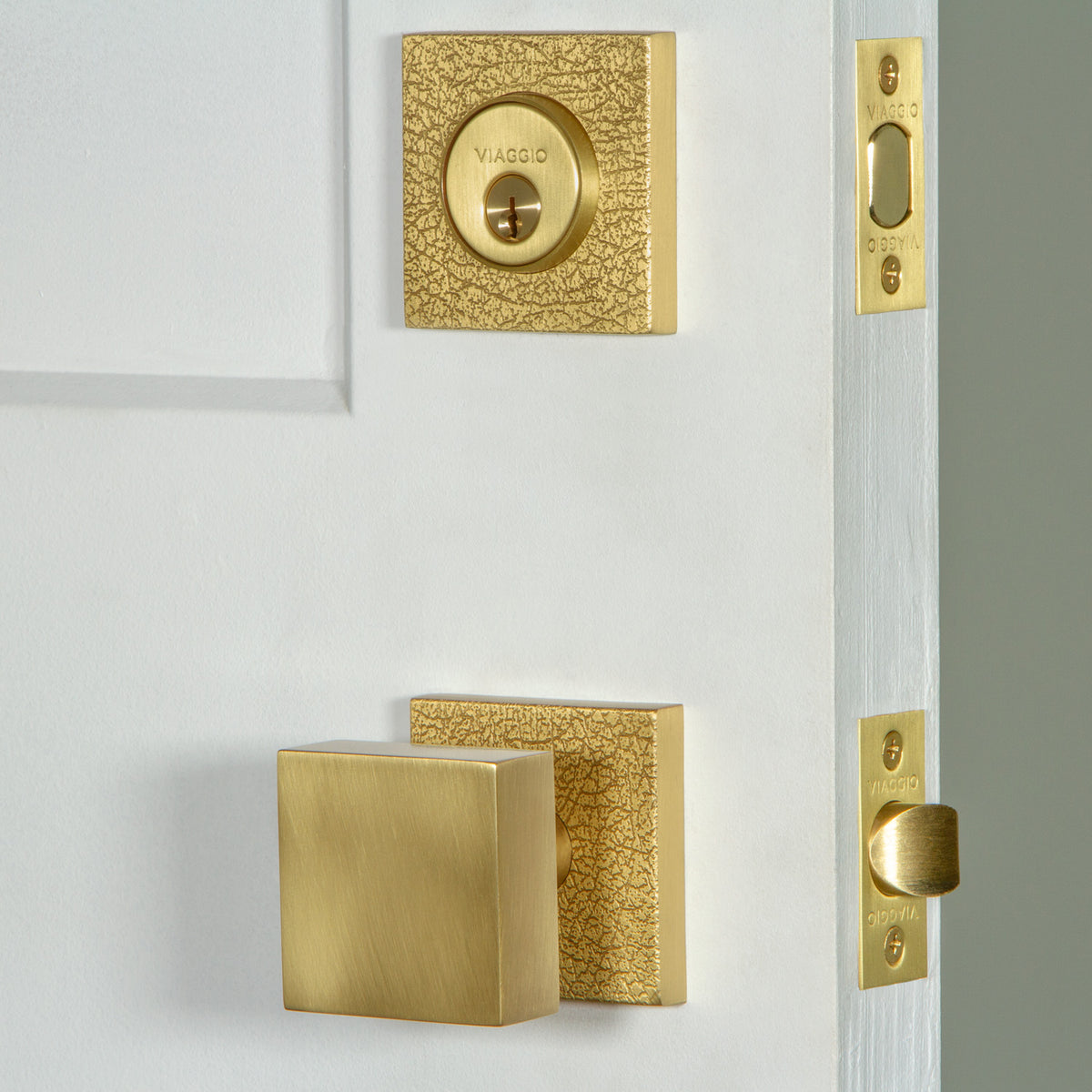 Quadrato Leather Rosette Entry Set with Quadrato Knob in Satin Brass