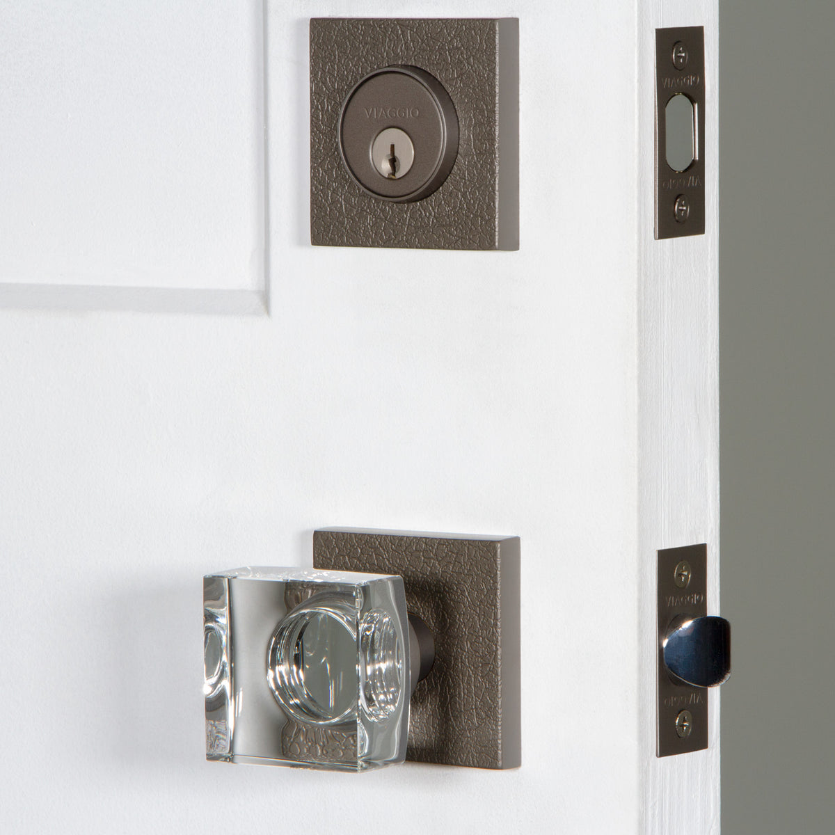 Quadrato Leather Rosette Entry Set with Quadrato Crystal Knob in Titanium Gray