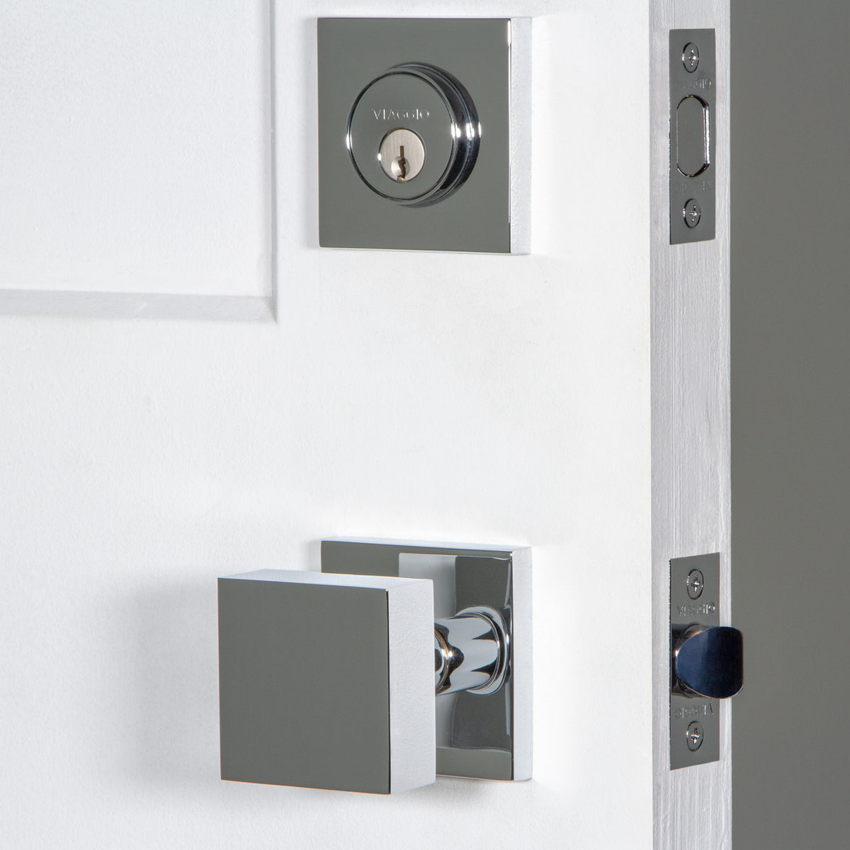 Quadrato Rosette Entry Set with Quadrato Knob in Bright Chrome