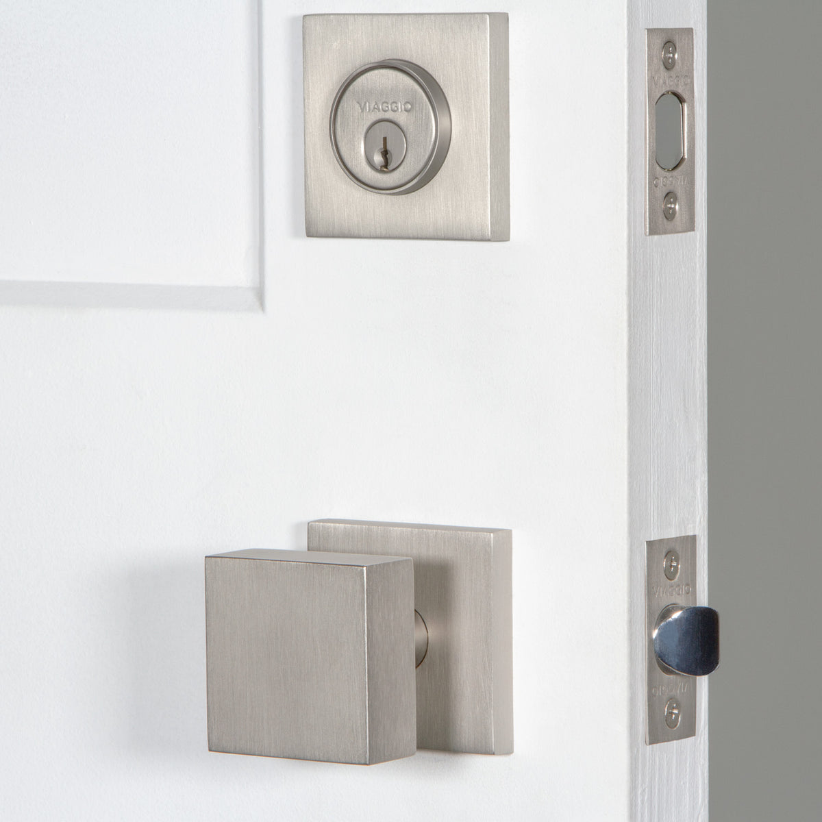 Quadrato Rosette Entry Set with Quadrato Knob in Satin Nickel