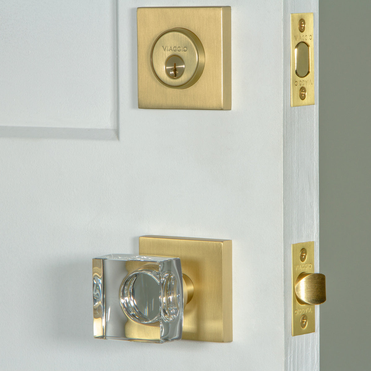 Quadrato Rosette Entry Set with Quadrato Crystal Knob in Satin Brass